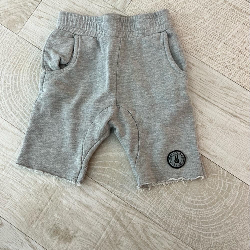 Tiny whales grey shorts